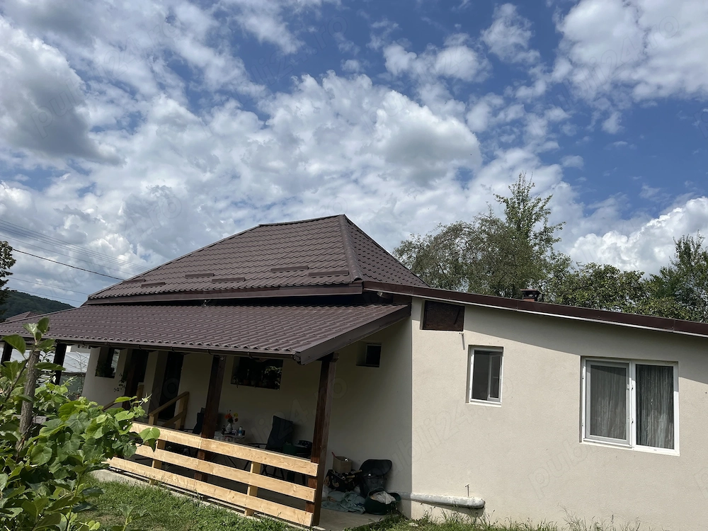 Casa renovată, grădină, pădure, aer curat, Arges