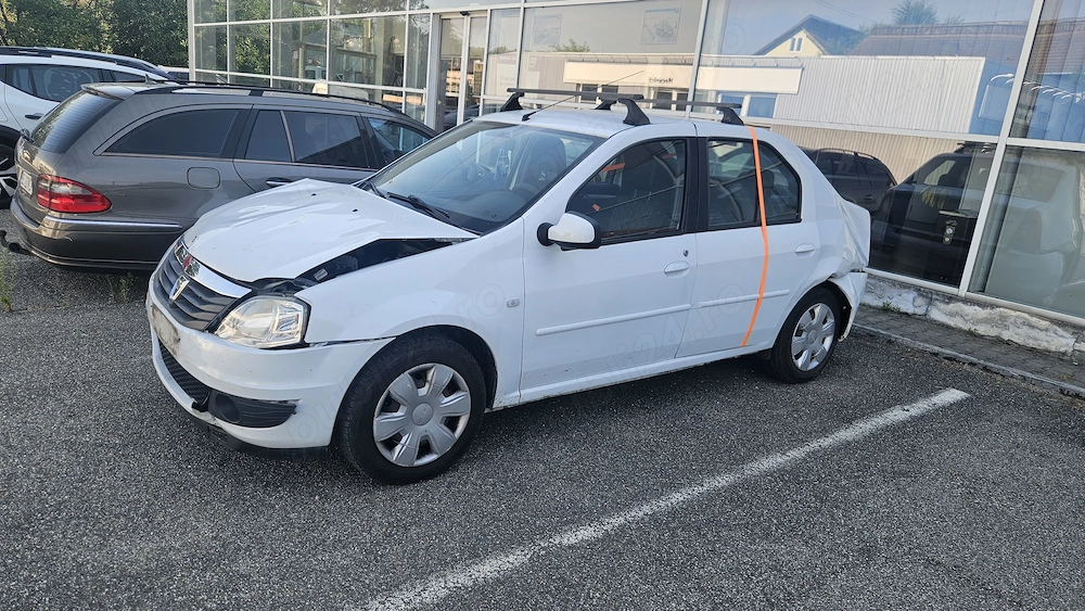 Vand Dacia Logan Motor 1.5 dCi - 85 CP 2012 avariata