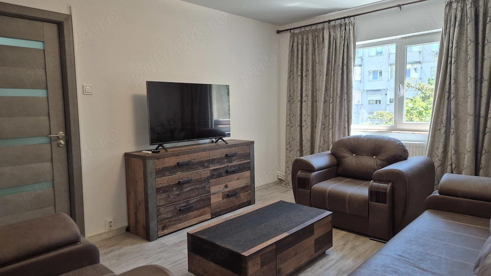 Apartament 4 camere de închiriat 
