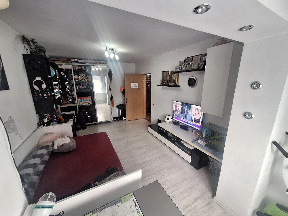 3 Camere zona Traian etajul 2