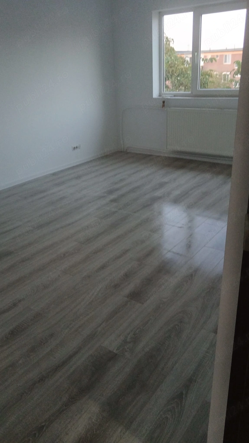Apartament cu 3 camere decomandat de vânzare , fără intermediari