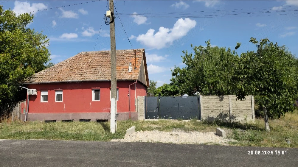 Casă de vânzare în Ferendia   teren  2.000 mp, din care 130 mp casa, mobilată complet