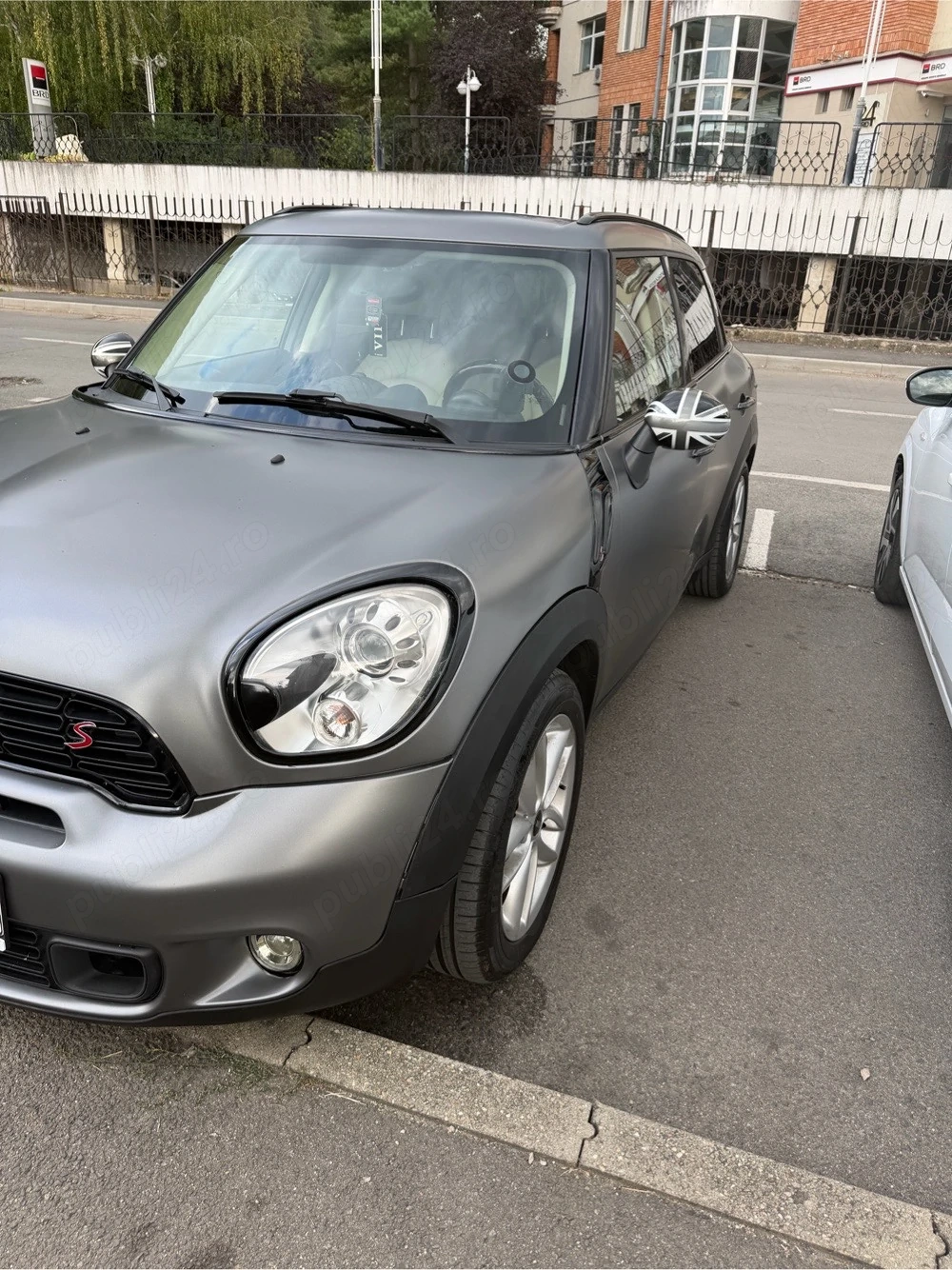 Vând MINI Cooper Countryman, an 2011.