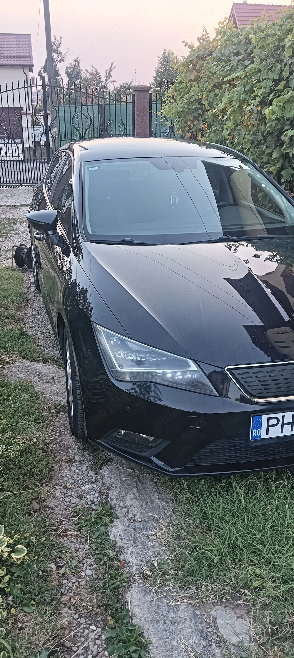 Seat Leon 1.6 diesel mașina an sare de funcționare km 27900 se poate modifica cu mașina se circula ț