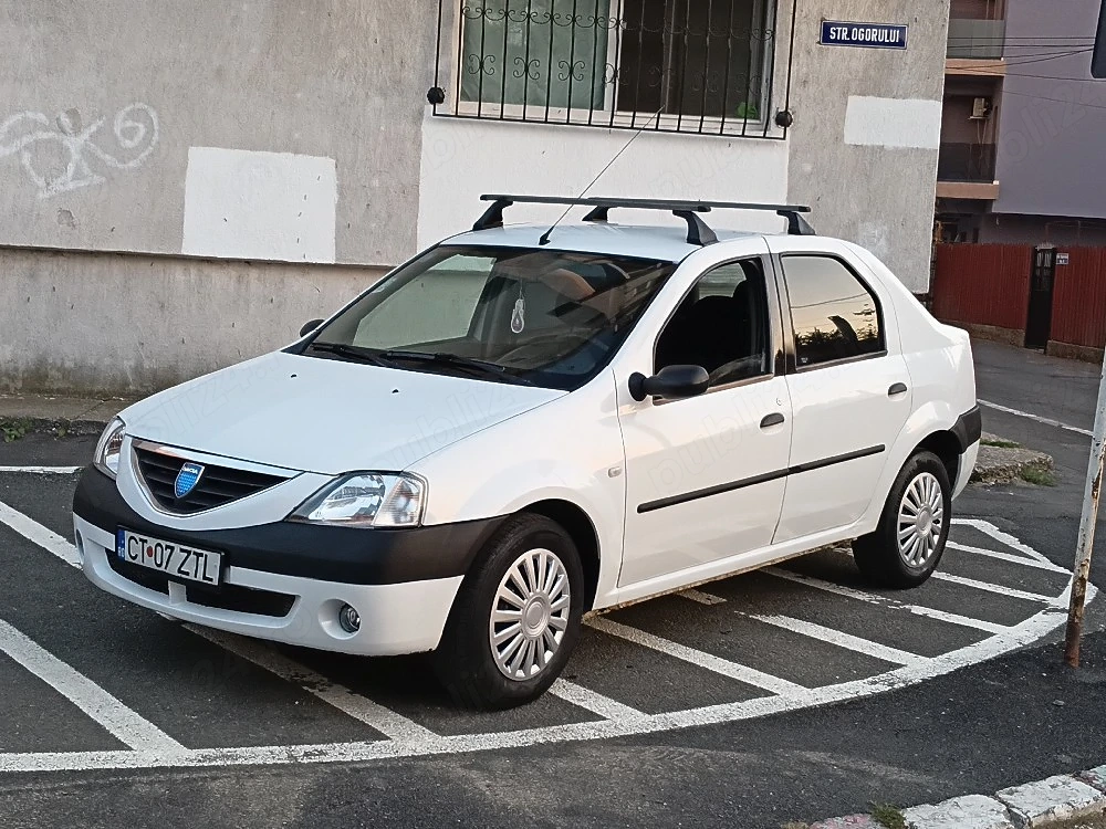 vând Dacia logan 
