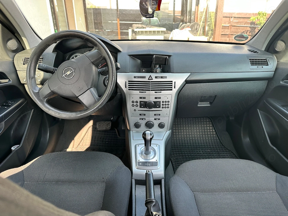 Opel Astra H Sedan 90 Cp km Benzina - Cutie automata Easytronic 2009 -2800 euro
