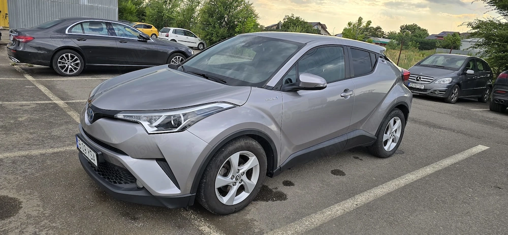 Toyota C-HR Business Edition 1.8 hibrid 
