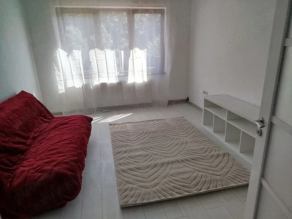 Inchiriez apartament cu 3 camere