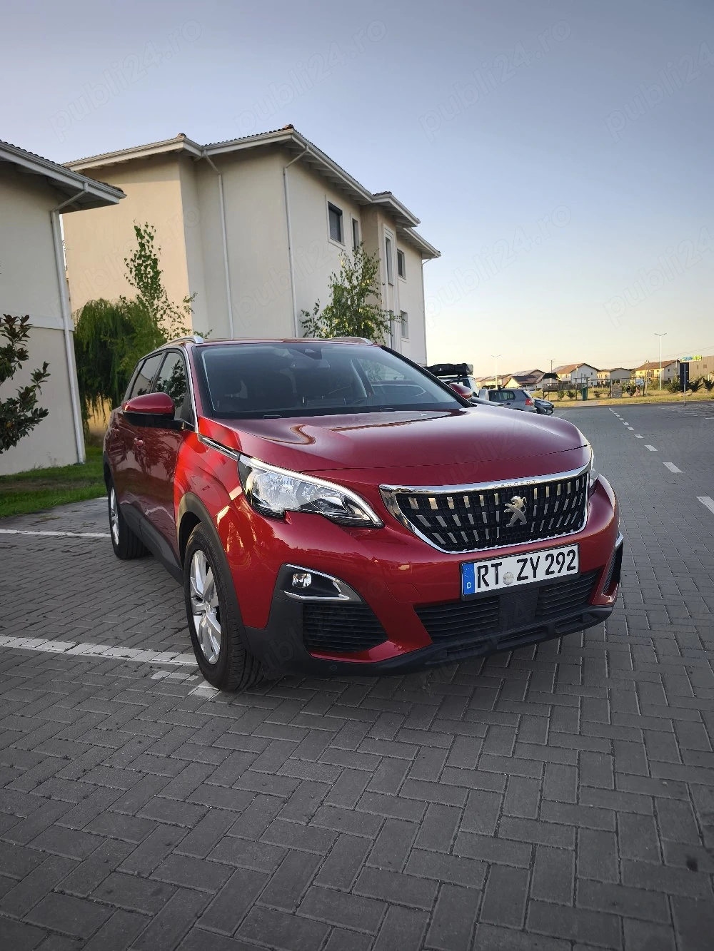 PEUGEOT 5008