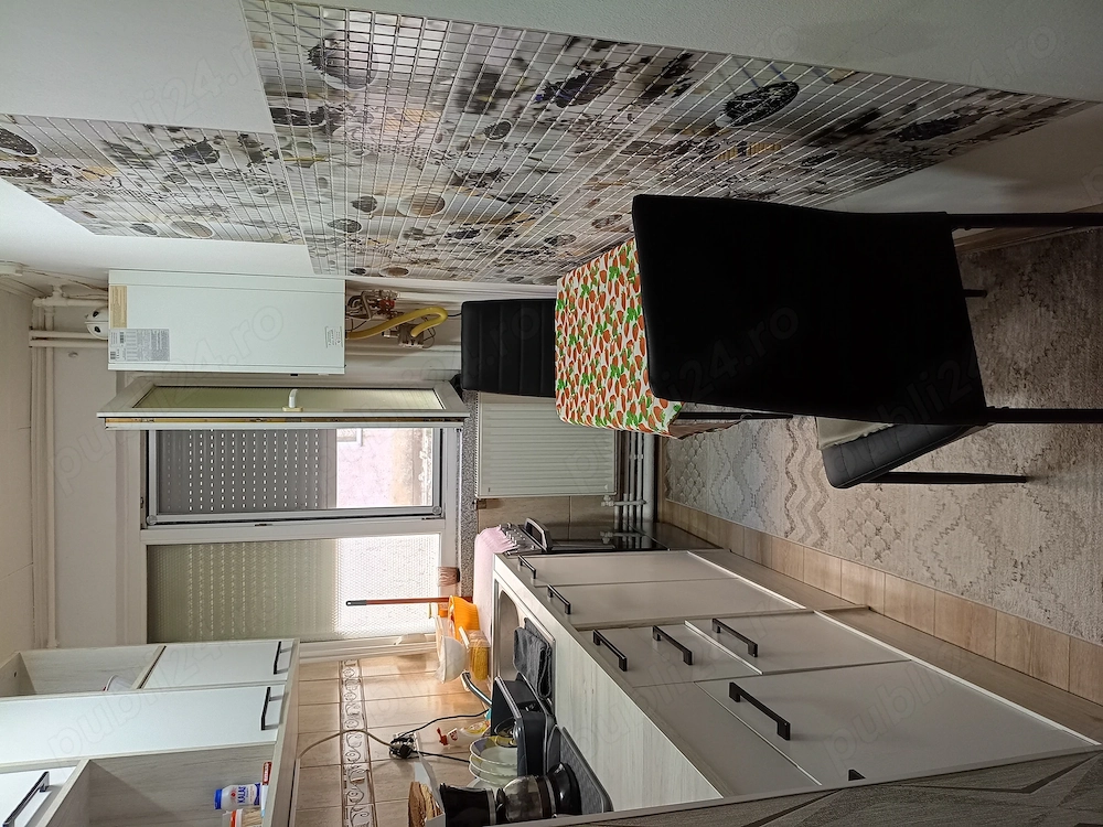 Apartament la bloc 2 camere semidecomandat 