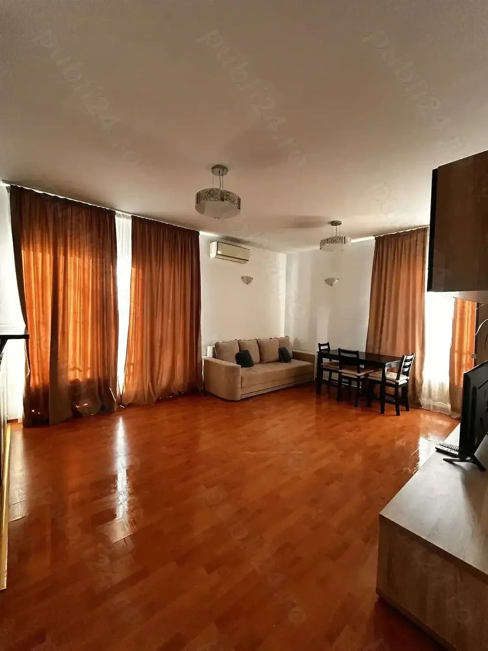 Proprietar Inchiriez Apartament 2 camere mobilat și utilat complet, cu loc de parcare subteran