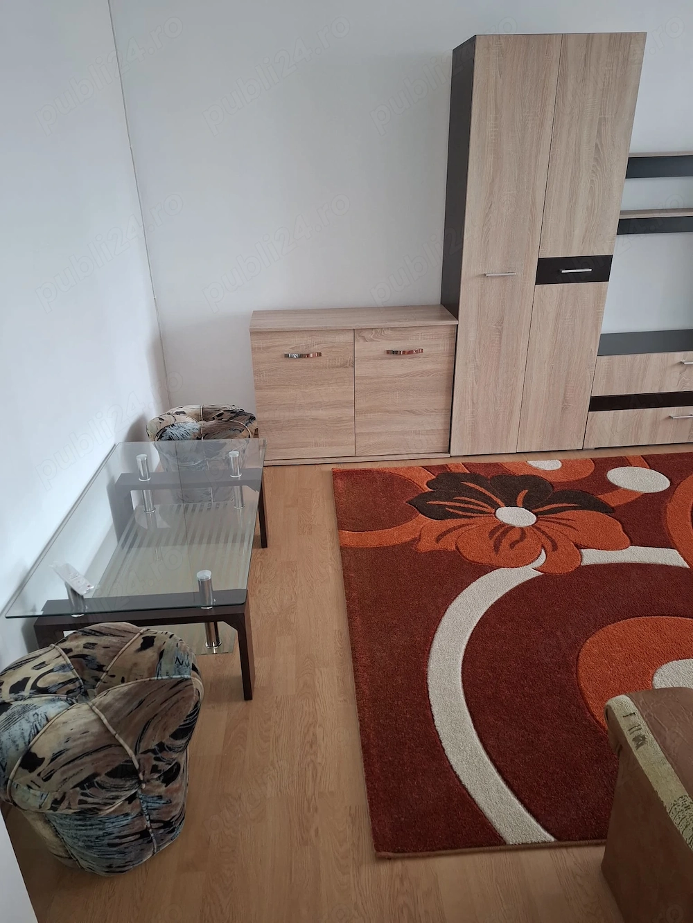 Proprietar închiriez apartament 3 camere 