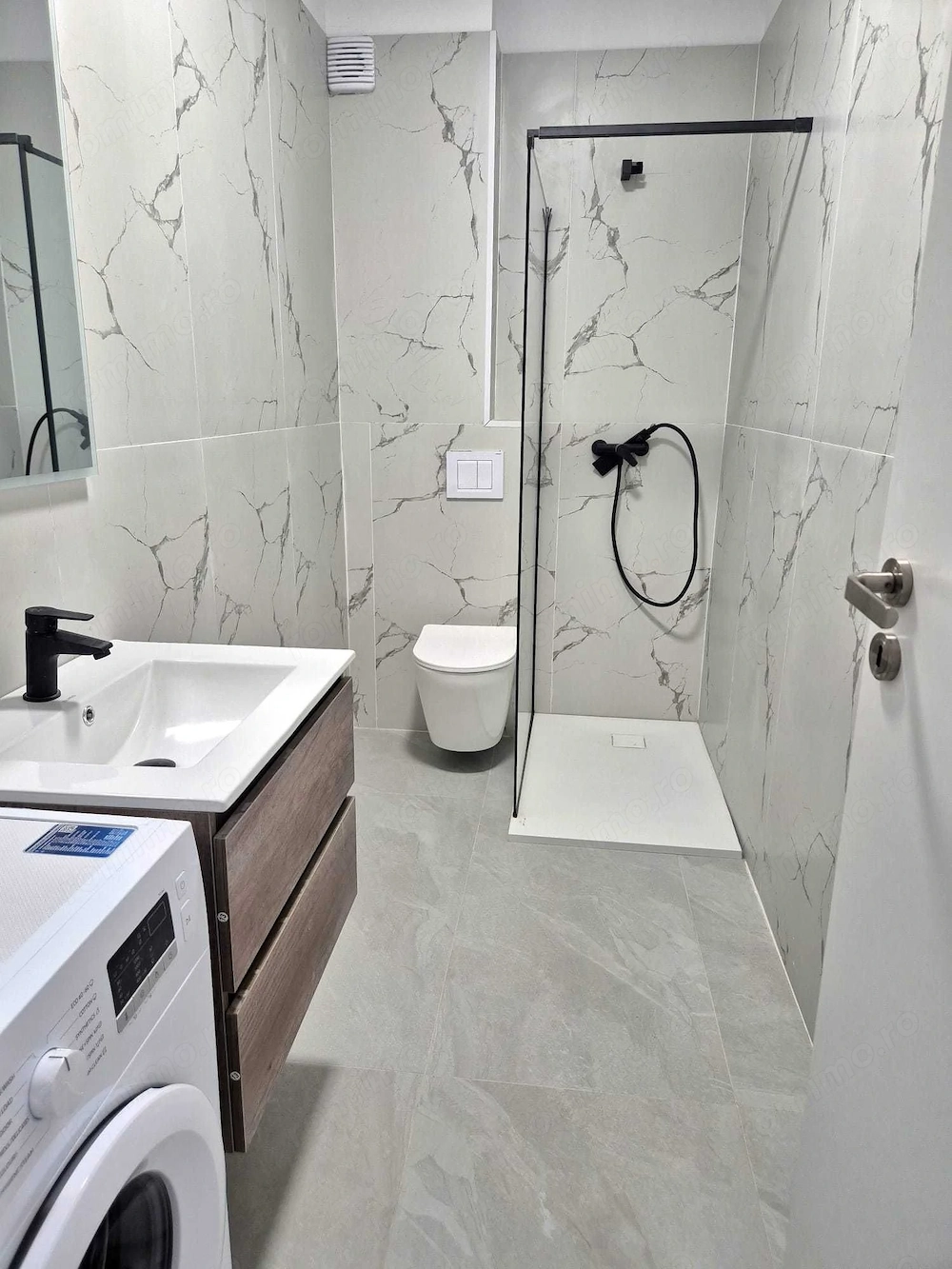 Apartament de inchiriat 2 camere la prima inchiriere cu parcare