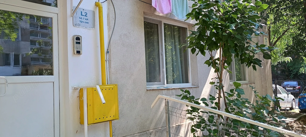 Închiriez ap 2 camere parter