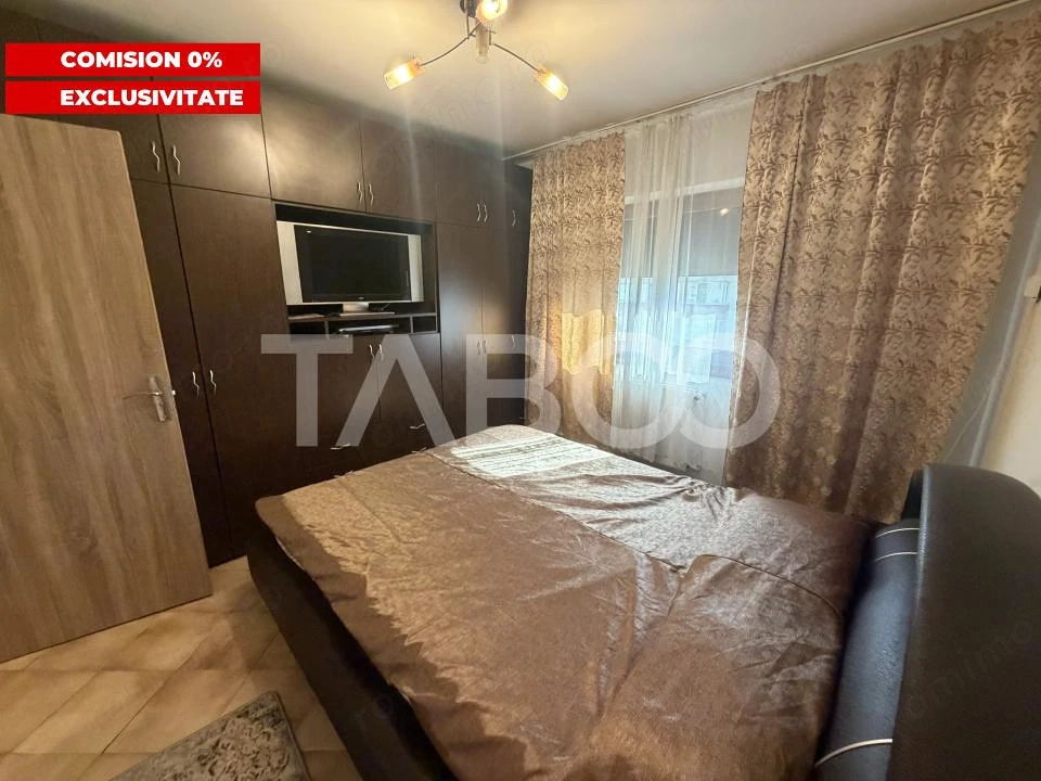 Apartament decomandat 80 mpu 3 camere 2 bai etaj 2 zona 1 Decembrie