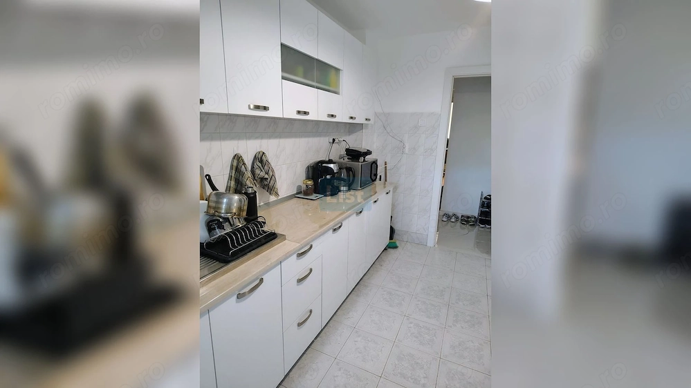 Apartament 3 camere decomandat zona FSGA