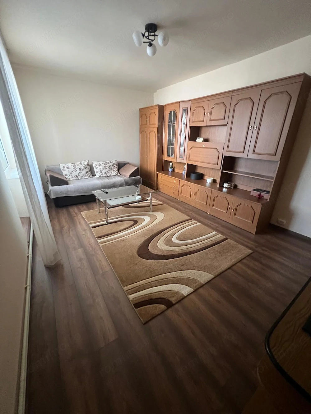 Apartament cu 3 camere de vânzare 