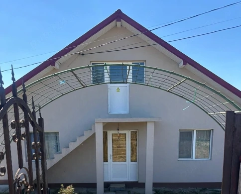 Casă individuală 110 mp utili + teren 964 mp | Ciurea, Iași | terasă, beci, livadă