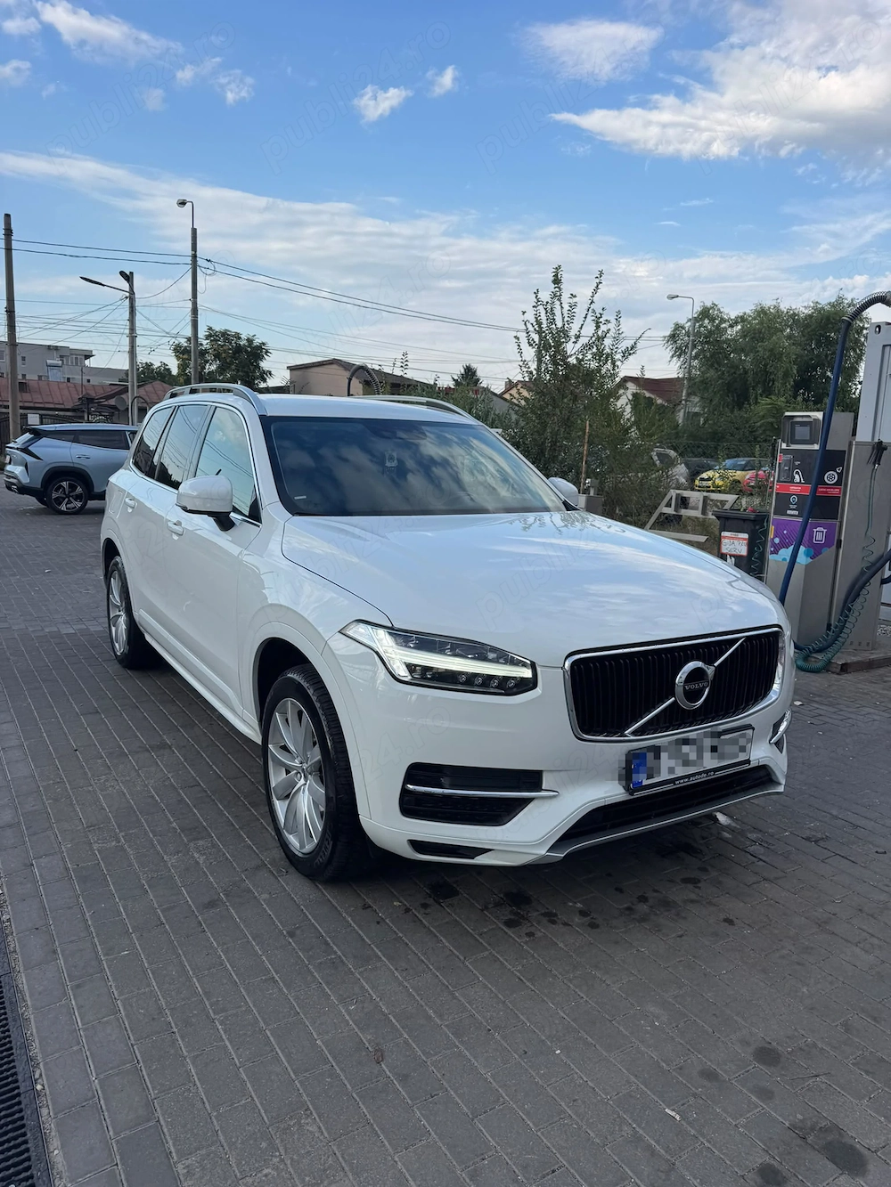 Vând Volvo XC 90