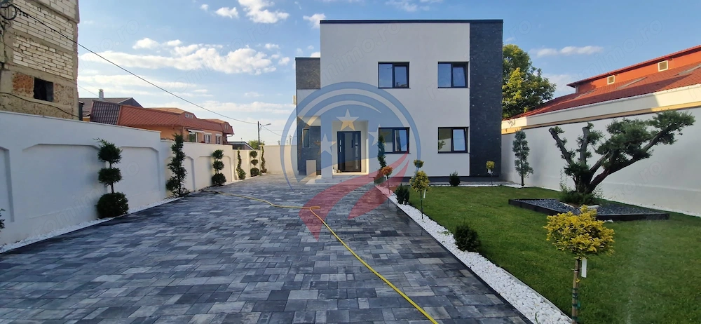 Casă modernă de lux – 4 camere, teren 373 mp, curte amenajată