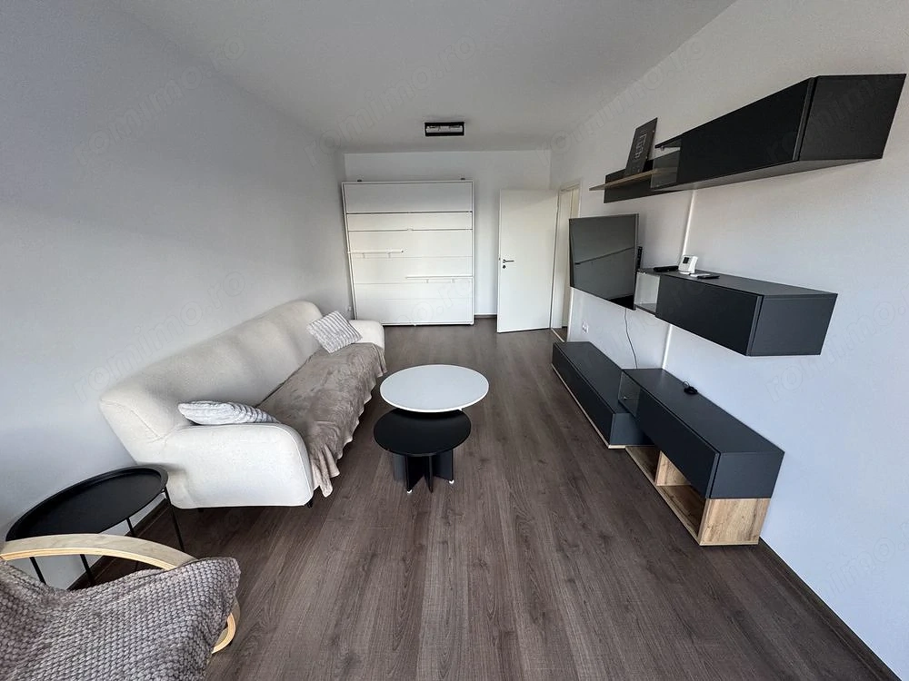 Apartament 2.5 camere de inchiriat tractorul decomandat