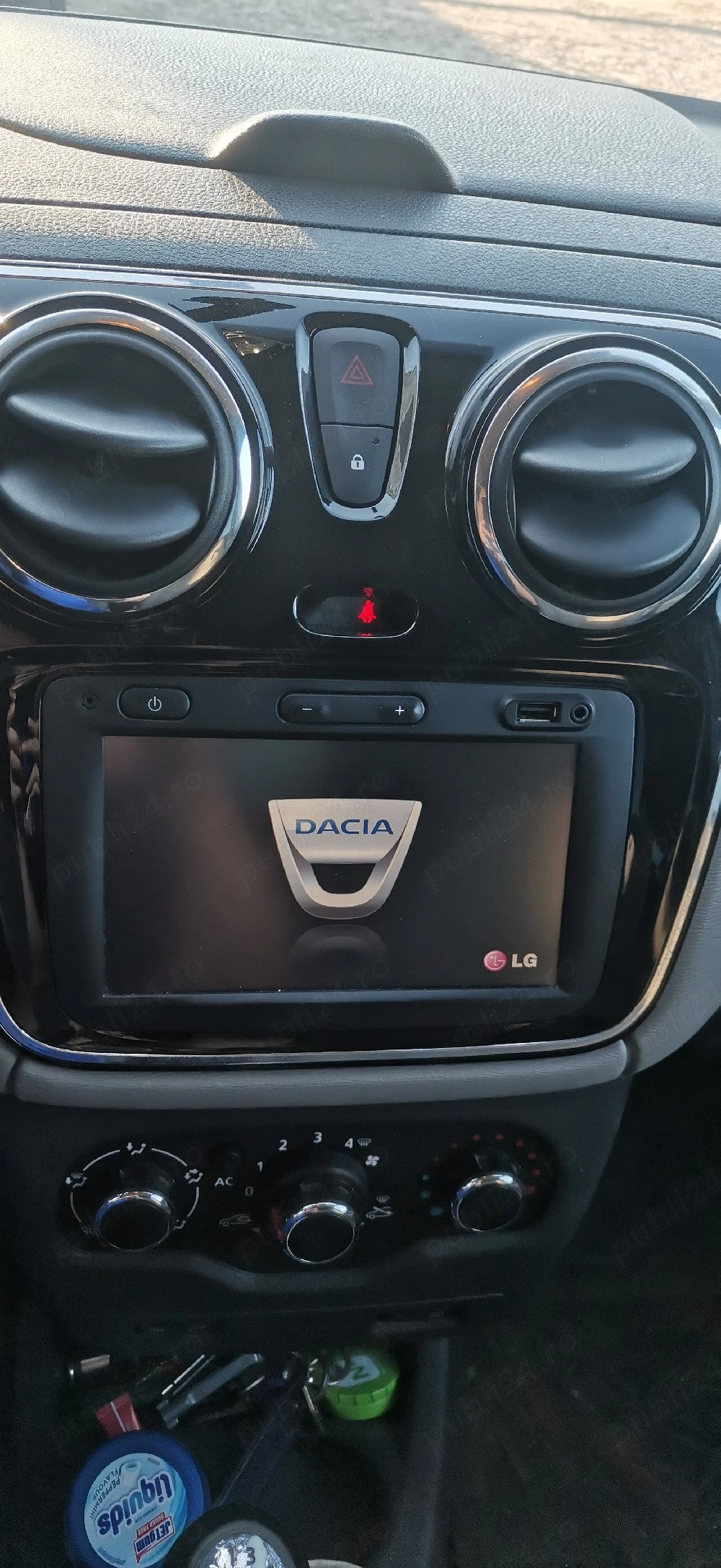 Vând navigație originala Dacia lodgy /dokker 
