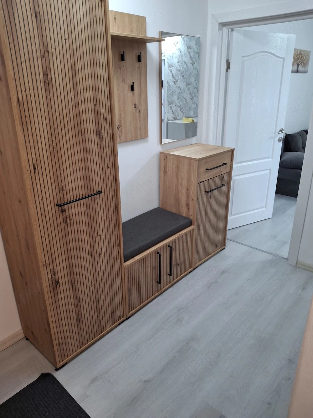 Închiriez apartament 2 camere zona Vest