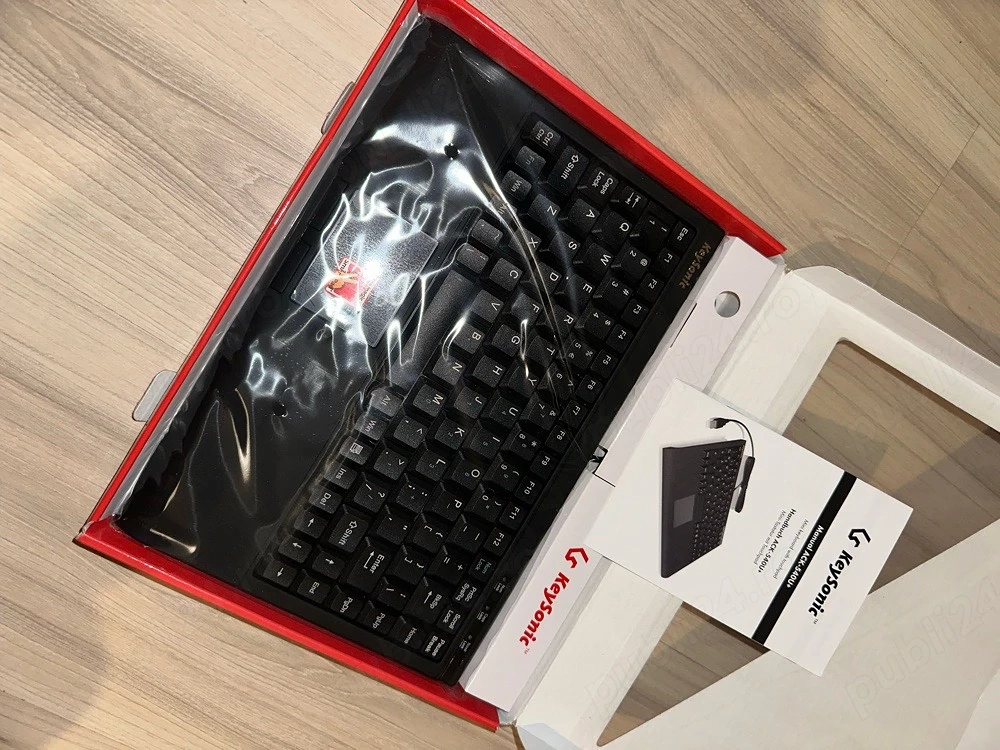 tastatura cu Smart Touchpad