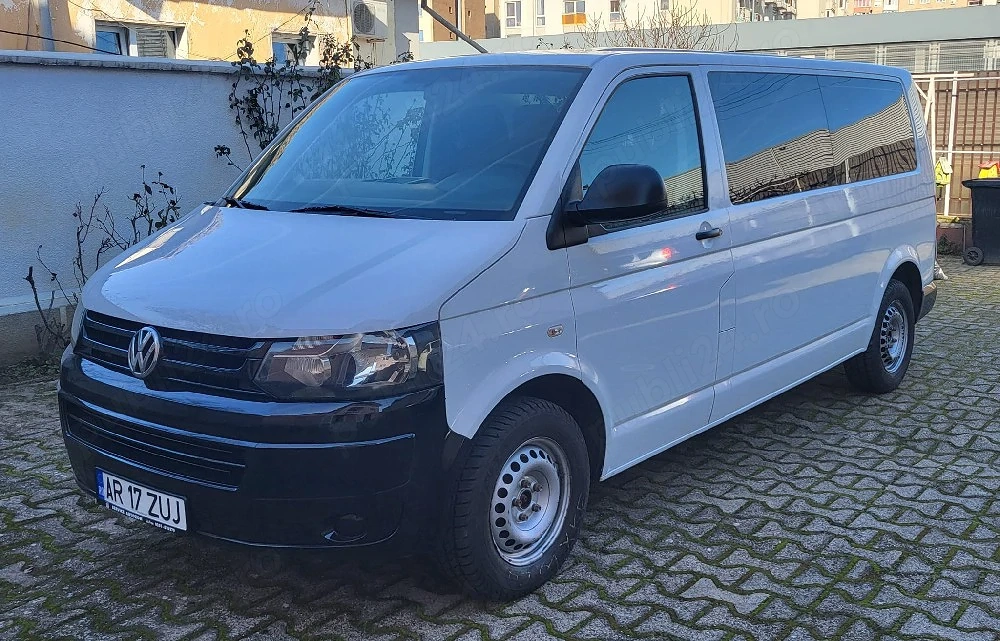 VOLKSWAGEN Caravelle