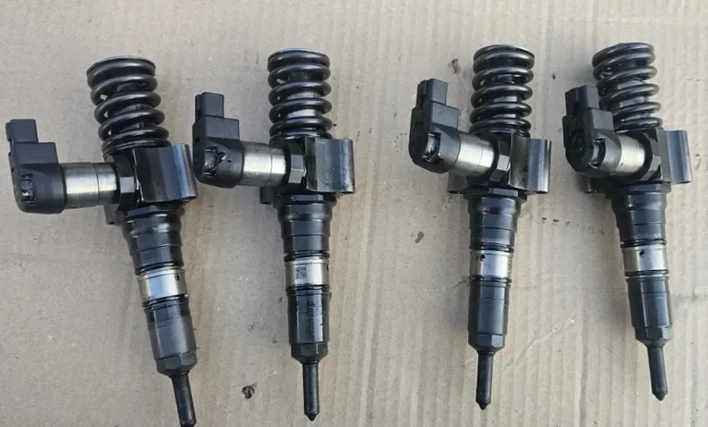 Injectoare folosite VW Passat B6 2.0TDI BMR BMN BRD 170cp