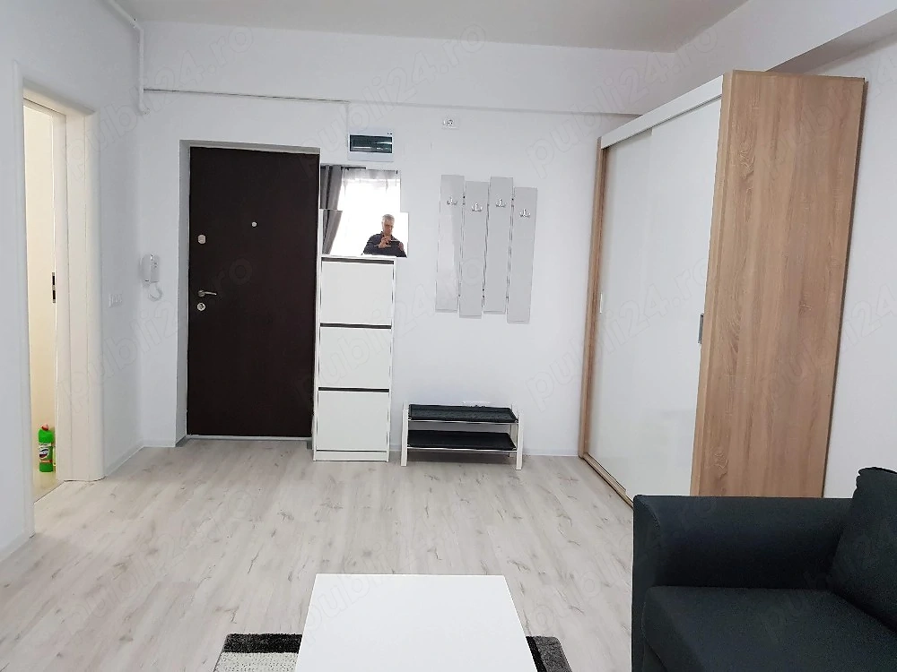 Închiriez garsonieră 