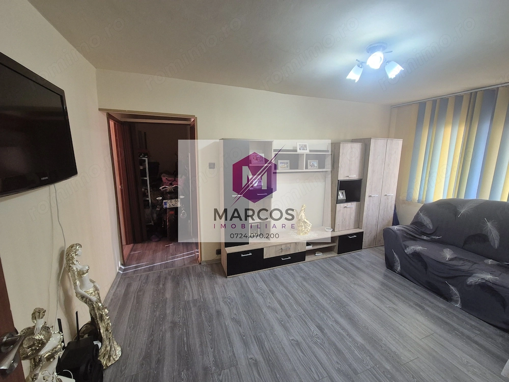Vand apartament 3 camere Micro 3
