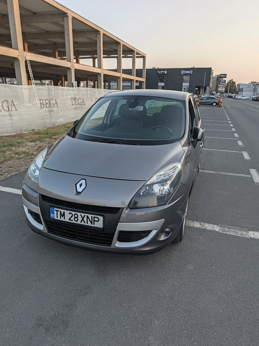 Vând Renault Scenic 3 (benzina 1.4)