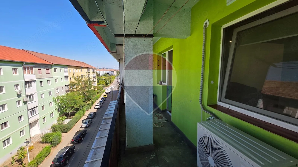 Apartament 4 camere de vânzare - Vitrometan