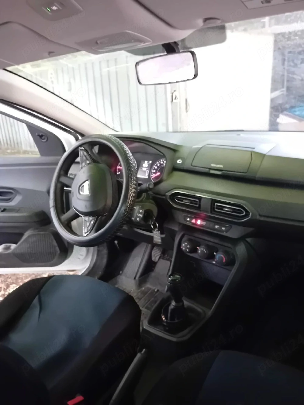 Vând Dacia Logan 2021