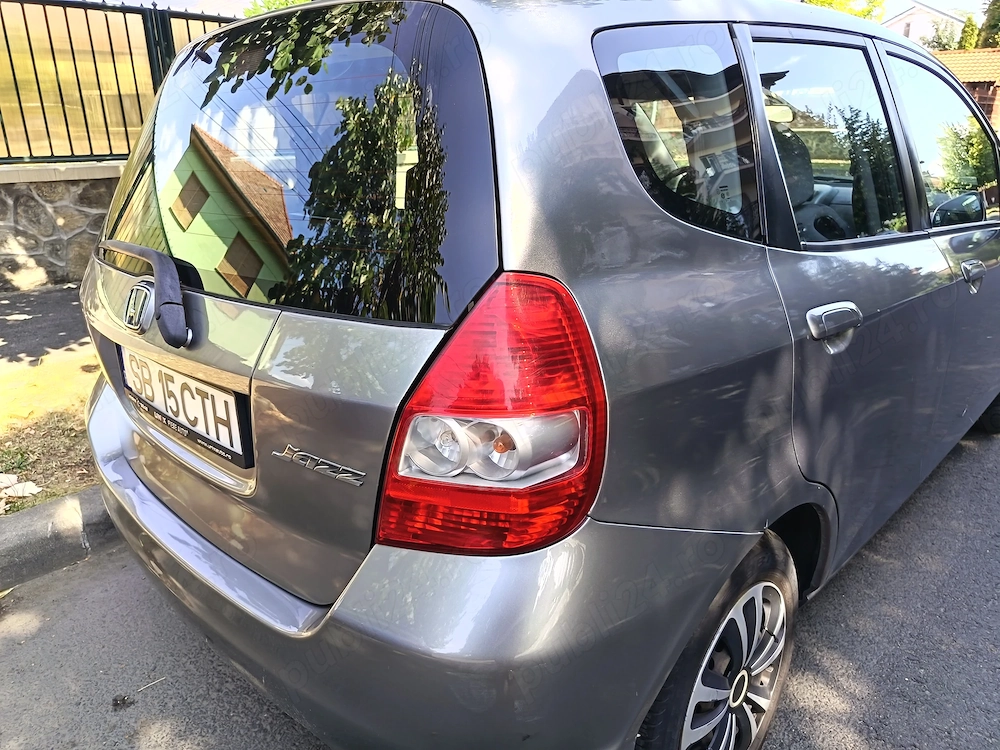 Vând Honda Jazz