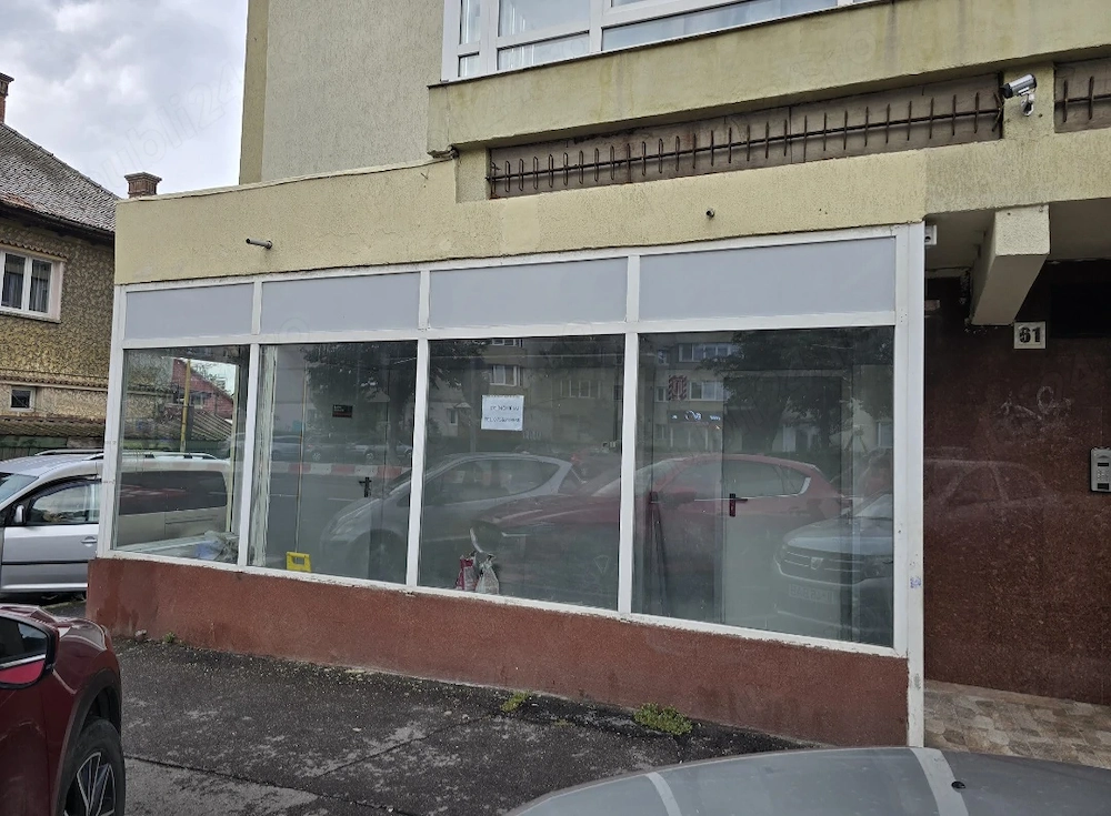 De închiriat spațiu comercial birouri