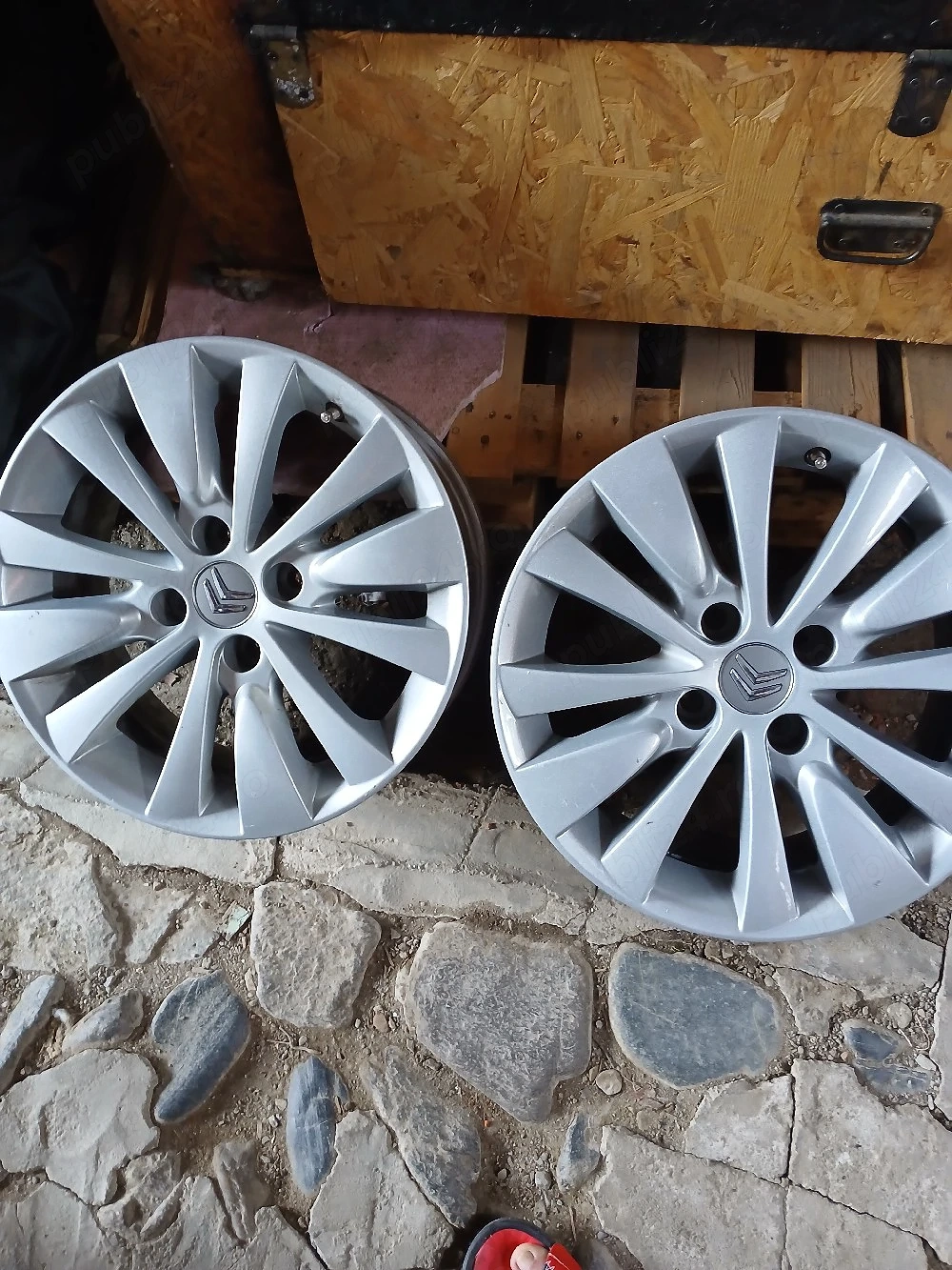 jenti aliaj  R16 