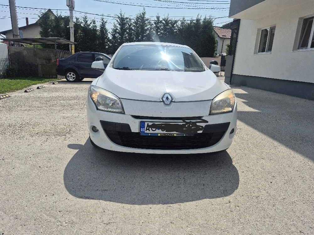  Ocazie!  megan 3 ,2011 ! 13.000 LEI .  Schimb cu logan diesel berlina plus sau minus diferenta!
