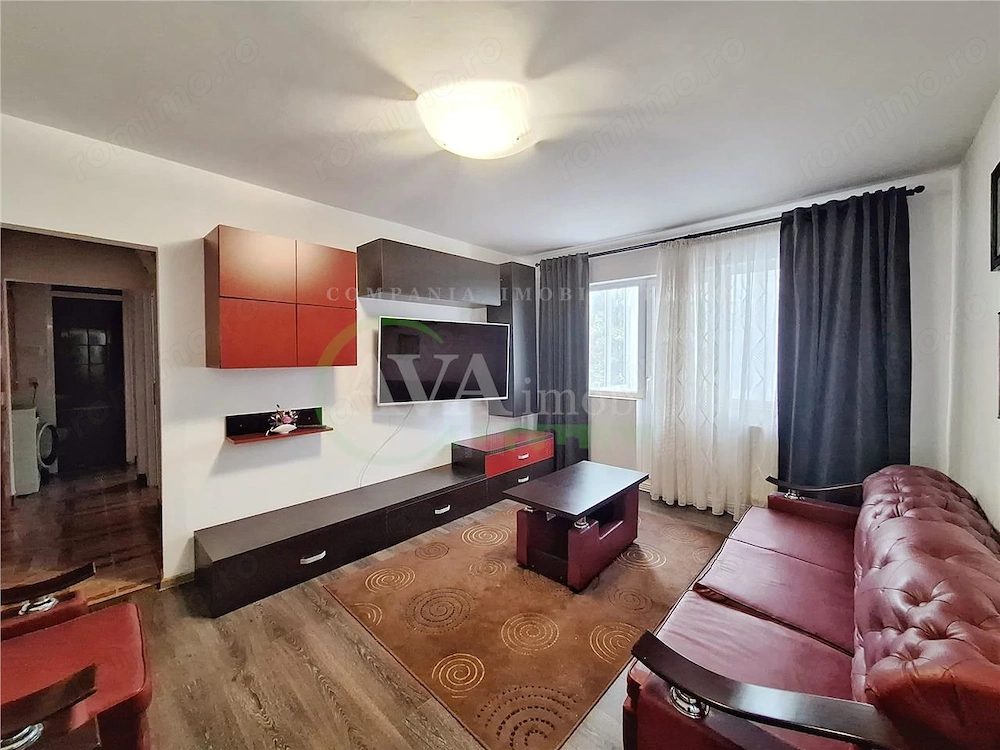 Apartament 3 camere semidecomandat zona Milcov