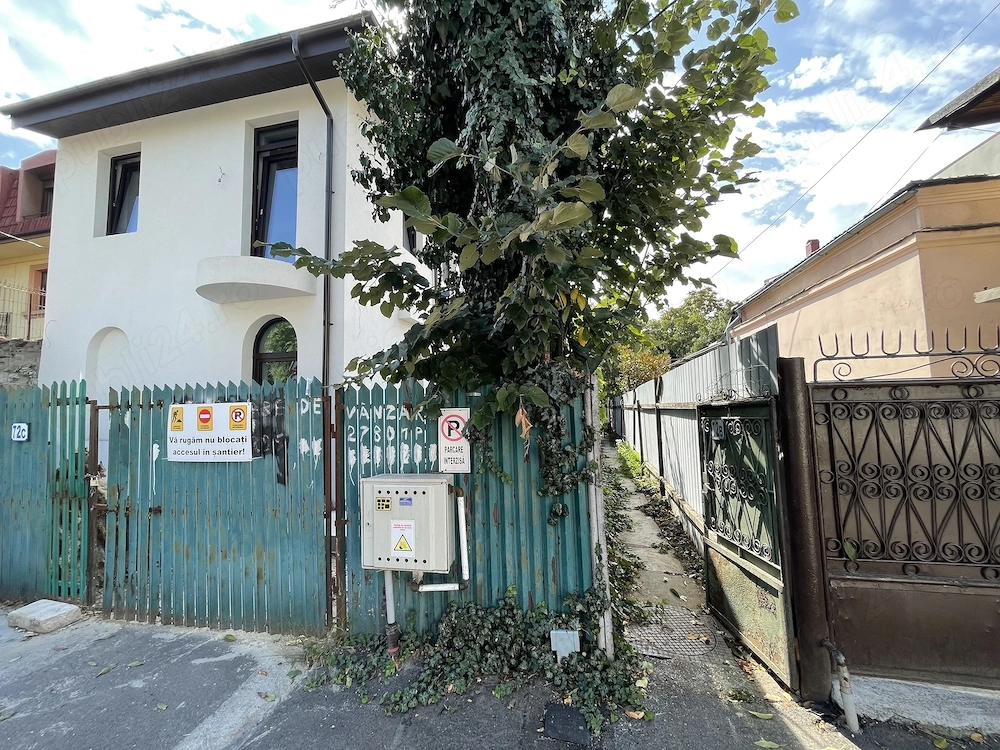 Casă de vânzare   3 camere, teren 123 mp, toate utilitățile
