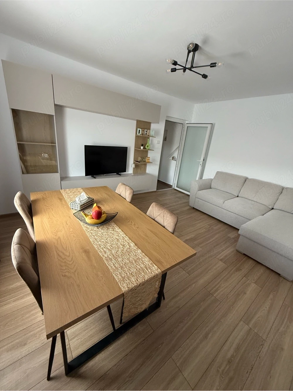 Vand apartament 3 camere, etaj 3, bloc izolat