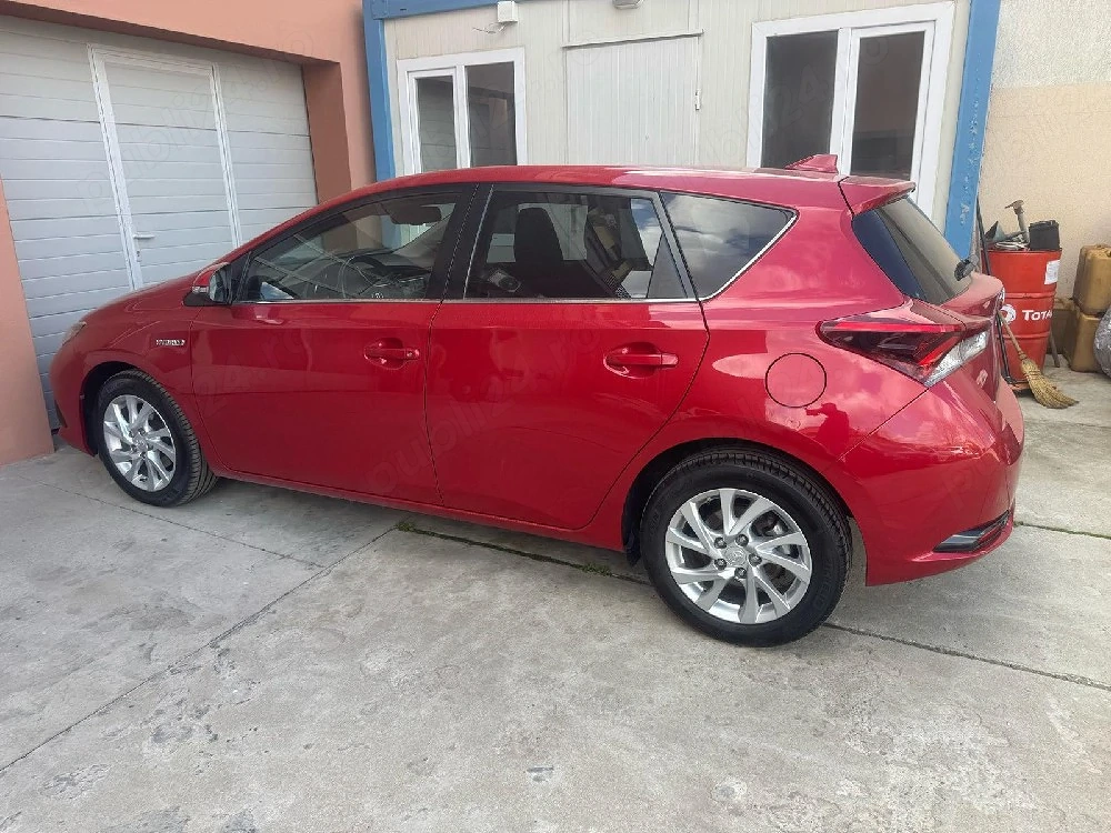 Vand Toyota Auris Hybrid