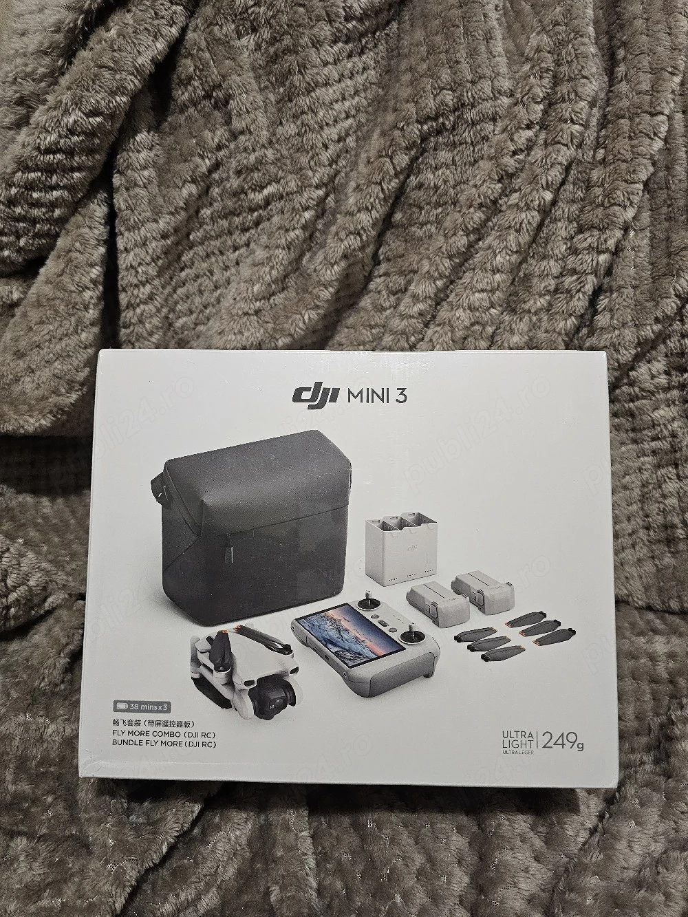 Dronă DJI Mini 3 Fly More Combo (DJI RC cu ecran)   SIGILATĂ   Neactivată