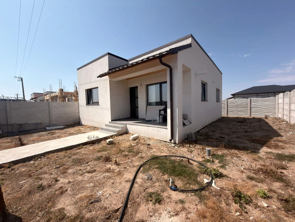 Casă de vânzare, 70 mp, teren 250 mp, zona TopGel-Cârcea
