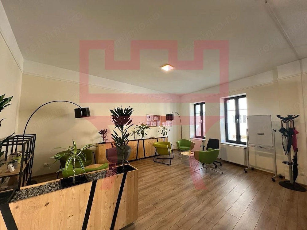 Casa Platinia Parcul Mare curte 500mp rezidential sau birou panouri 6k