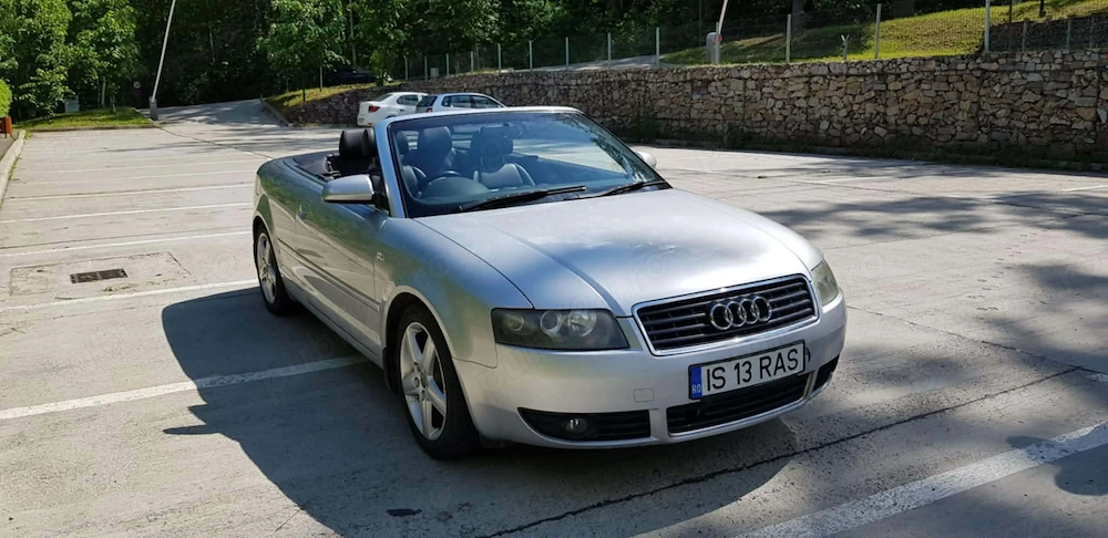Vând Audi A4  cu volanul pe partea dreaptă
