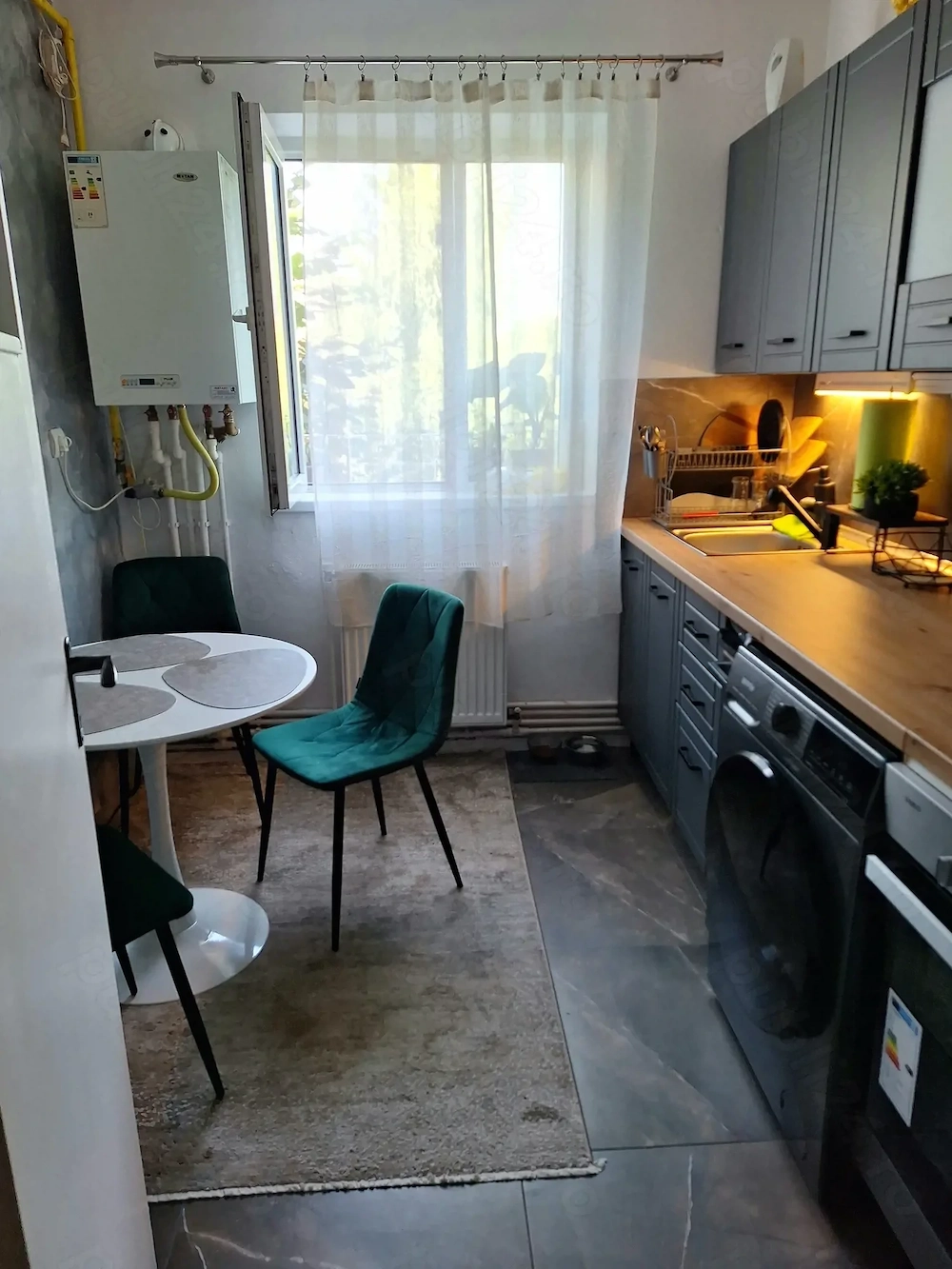 Apartament cu 2 camere,  zona Piața-ITM