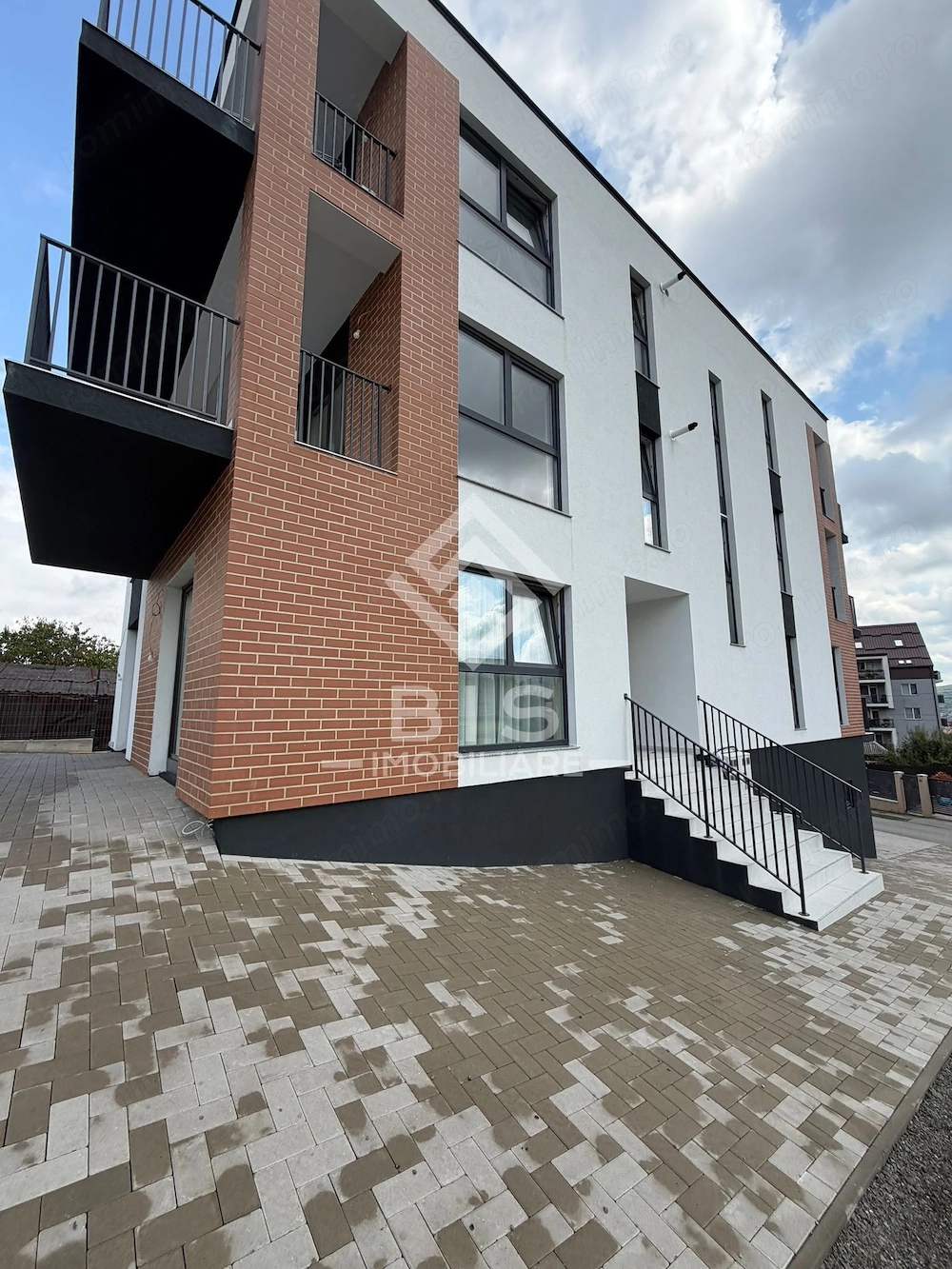 Apartament Nou | 85 MP + Curte - Subcetate