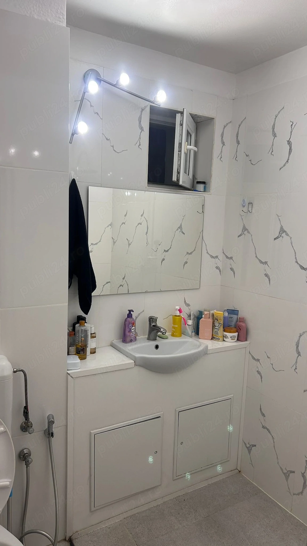 Proprietar dau in chirie ap. 3 camere decomandat, zona Complex Studentesc